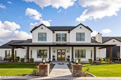 2113 E Lexi Ln, Gilbert, AZ 85298