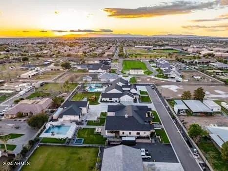 View/Area - 2113 E Lexi Ln, Gilbert, AZ 85298 photo 5 of 11