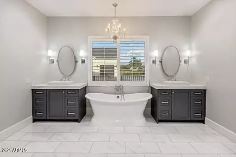 Bath - 2113 E Lexi Ln, Gilbert, AZ 85298 photo 3 of 6