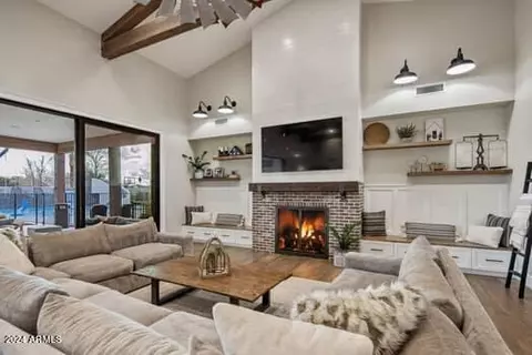 Living - 2113 E Lexi Ln, Gilbert, AZ 85298 photo 2 of 5