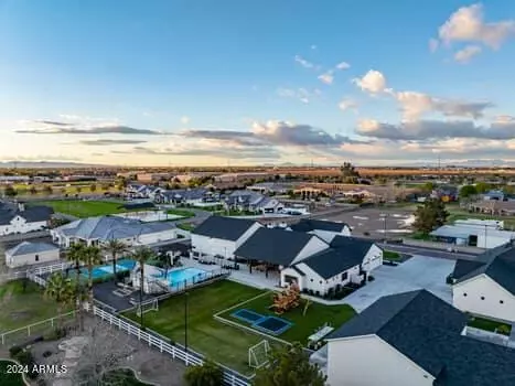View/Area - 2113 E Lexi Ln, Gilbert, AZ 85298 photo 7 of 11