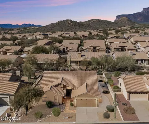 8956 E Saguaro Blossom Rd, Gold Canyon, AZ 85118