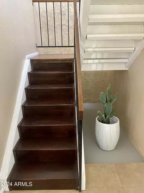 Entry Way - 1735 E Frier Dr, Phoenix, AZ 85020 photo 3 of 4