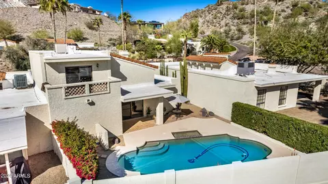 View/Area - 1735 E Frier Dr, Phoenix, AZ 85020 photo 2 of 16