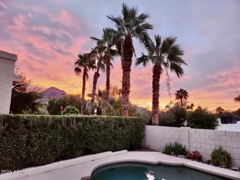 Exterior - 1735 E Frier Dr, Phoenix, AZ 85020 photo 3 of 26