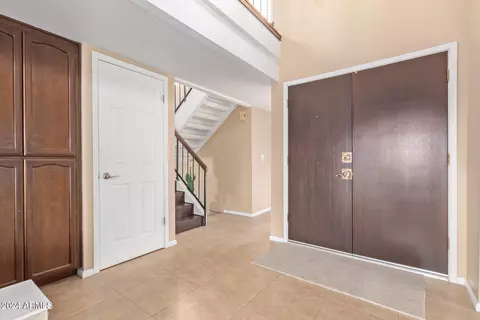 Entry Way - 1735 E Frier Dr, Phoenix, AZ 85020 photo 1 of 4
