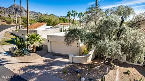 Exterior - 1735 E Frier Dr, Phoenix, AZ 85020 photo 11 of 26