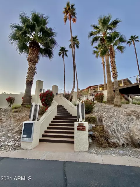 Exterior - 1735 E Frier Dr, Phoenix, AZ 85020 photo 12 of 26