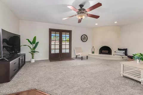 2228 E Inca St, Mesa, AZ 85213 photo 2