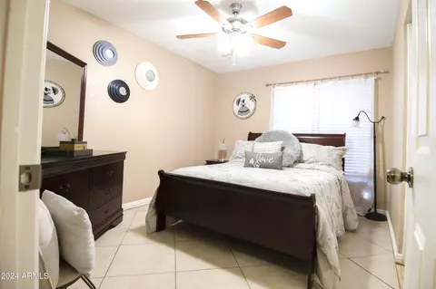 Bedroom - 3156 W Juniper Ave, Phoenix, AZ 85053 photo 3 of 4