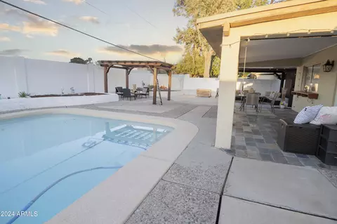 Exterior - 3156 W Juniper Ave, Phoenix, AZ 85053 photo 5 of 13