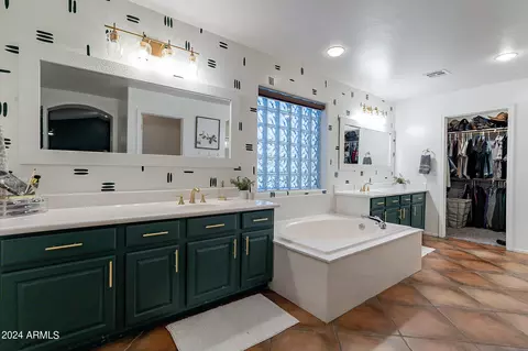 Bath - 379 E Phelps St, Gilbert, AZ 85295 photo 4 of 5