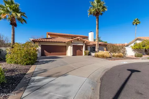 Exterior - 1142 E Beverly Ln, Phoenix, AZ 85022 photo 2 of 15