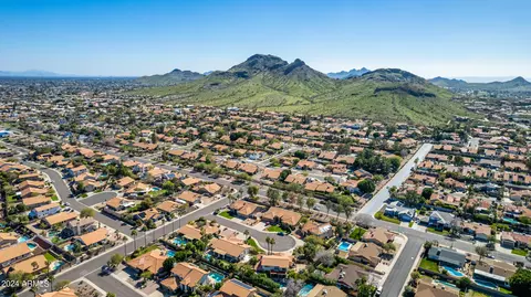 View/Area - 1142 E Beverly Ln, Phoenix, AZ 85022 photo 14 of 15