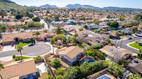 View/Area - 1142 E Beverly Ln, Phoenix, AZ 85022 photo 9 of 15