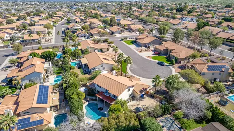 View/Area - 1142 E Beverly Ln, Phoenix, AZ 85022 photo 13 of 15