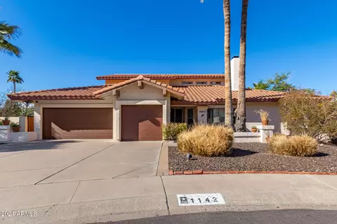 Exterior - 1142 E Beverly Ln, Phoenix, AZ 85022 photo 6 of 15