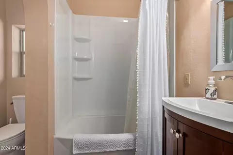 Bath - 1142 E Beverly Ln, Phoenix, AZ 85022 photo 6 of 6