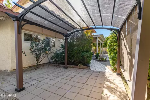 Exterior - 1142 E Beverly Ln, Phoenix, AZ 85022 photo 9 of 15