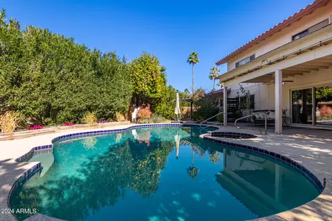 Exterior - 1142 E Beverly Ln, Phoenix, AZ 85022 photo 13 of 15