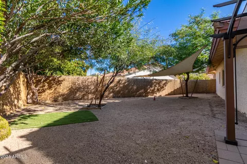 Exterior - 1142 E Beverly Ln, Phoenix, AZ 85022 photo 14 of 15