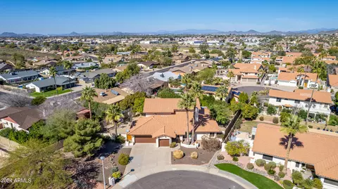 View/Area - 1142 E Beverly Ln, Phoenix, AZ 85022 photo 3 of 15
