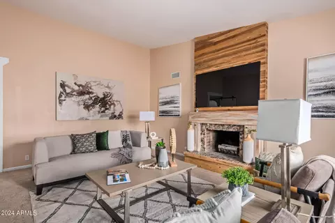 Living - 1142 E Beverly Ln, Phoenix, AZ 85022 photo 1 of 7