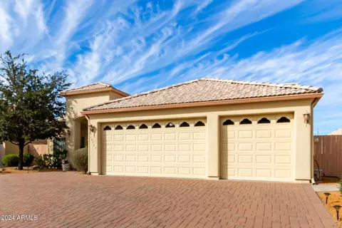 Exterior - 14007 N 10th Pl, Phoenix, AZ 85022 photo 7 of 9