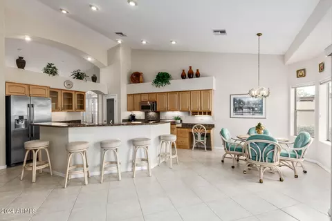 Kitchen - 14007 N 10th Pl, Phoenix, AZ 85022 photo 2 of 6