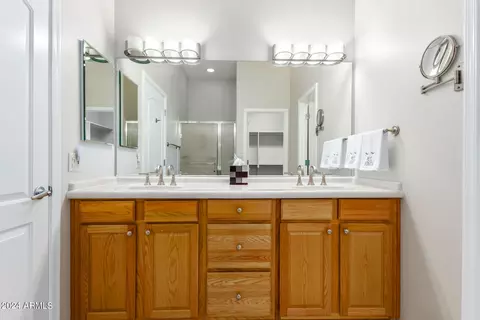 Bath - 14007 N 10th Pl, Phoenix, AZ 85022 photo 1 of 3