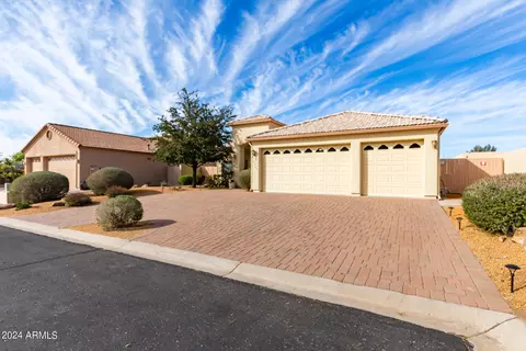 Exterior - 14007 N 10th Pl, Phoenix, AZ 85022 photo 8 of 9