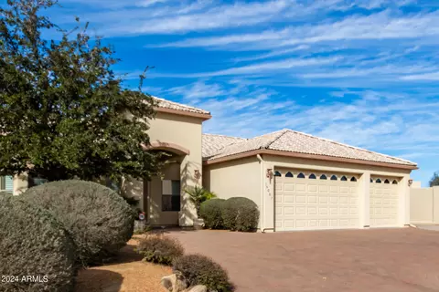 Exterior - 14007 N 10th Pl, Phoenix, AZ 85022 photo 6 of 9