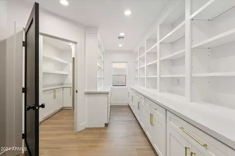 Kitchen - 4912 E Osborn Rd, Phoenix, AZ 85018 photo 3 of 6