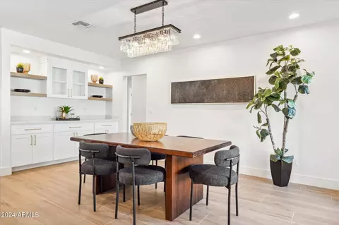 Dining - 4912 E Osborn Rd, Phoenix, AZ 85018 photo 3 of 3