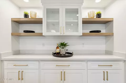 Kitchen - 4912 E Osborn Rd, Phoenix, AZ 85018 photo 6 of 6