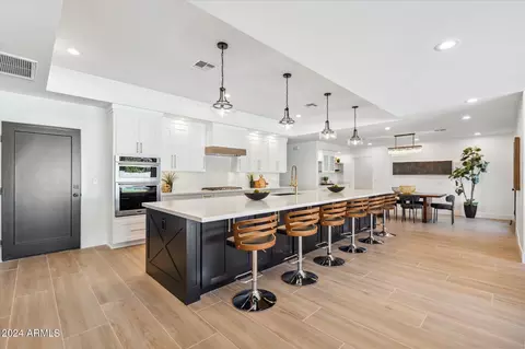 Kitchen - 4912 E Osborn Rd, Phoenix, AZ 85018 photo 5 of 6