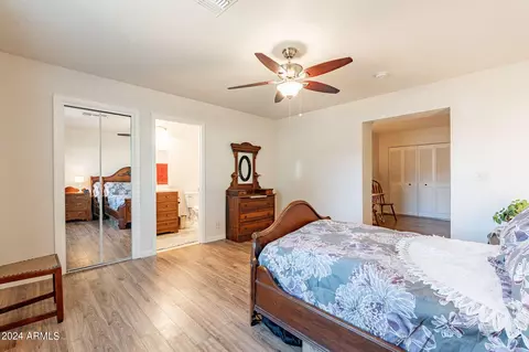 Bedroom - 427 E Rosemonte Dr, Phoenix, AZ 85024 photo 2 of 5