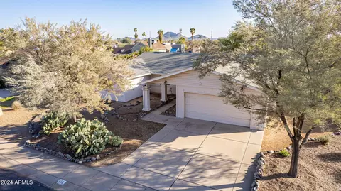 Exterior - 427 E Rosemonte Dr, Phoenix, AZ 85024 photo 8 of 8