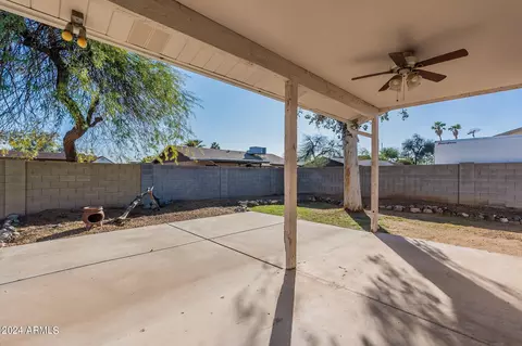 Exterior - 427 E Rosemonte Dr, Phoenix, AZ 85024 photo 4 of 8
