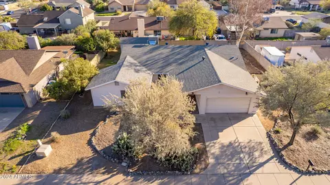 View/Area - 427 E Rosemonte Dr, Phoenix, AZ 85024 photo 1 of 3