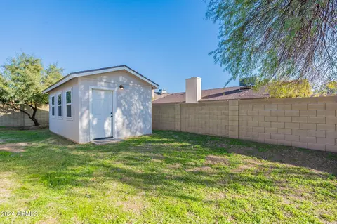 Exterior - 427 E Rosemonte Dr, Phoenix, AZ 85024 photo 5 of 8