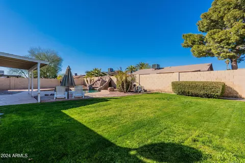 Exterior - 418 E Rosemonte Dr, Phoenix, AZ 85024 photo 7 of 10