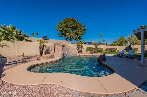 Exterior - 418 E Rosemonte Dr, Phoenix, AZ 85024 photo 6 of 10