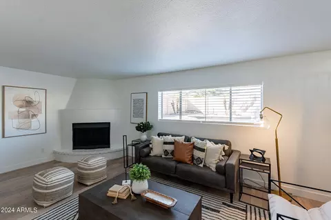 Living - 418 E Rosemonte Dr, Phoenix, AZ 85024 photo 2 of 4