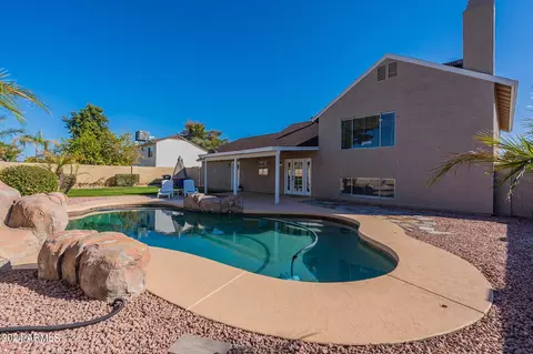 Exterior - 418 E Rosemonte Dr, Phoenix, AZ 85024 photo 4 of 10