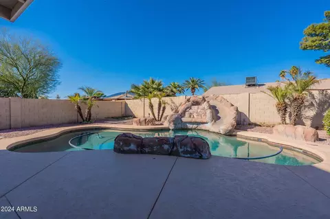 Exterior - 418 E Rosemonte Dr, Phoenix, AZ 85024 photo 3 of 10