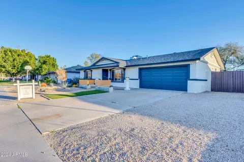 Exterior - 2501 E Balboa Dr, Tempe, AZ 85282 photo 3 of 15