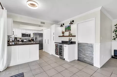 Kitchen - 2501 E Balboa Dr, Tempe, AZ 85282 photo 7 of 8