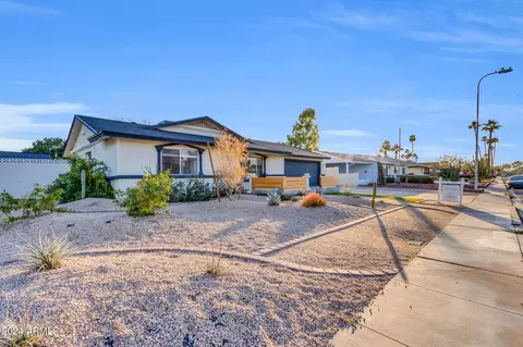 Exterior - 2501 E Balboa Dr, Tempe, AZ 85282 photo 2 of 15