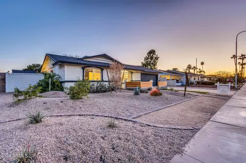 Exterior - 2501 E Balboa Dr, Tempe, AZ 85282 photo 5 of 15